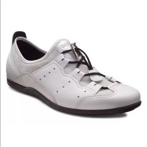 ecco bluma toggle sneaker